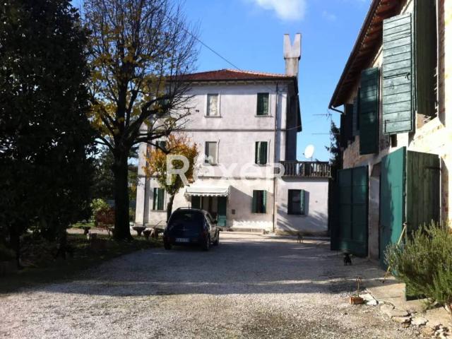 Rustico in vendita a Mansuè, Veneto