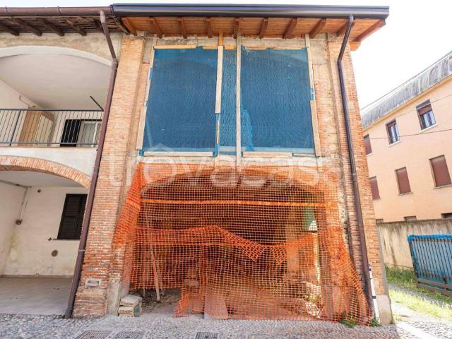 Rustico in vendita a Mariano Comense, Lombardia