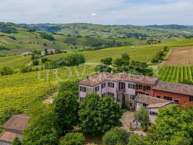 Rustico in vendita a Montecalvo Versiggia, Lombardia
