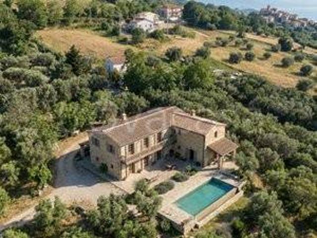 Rustico in vendita a Morro D'oro, Abruzzo