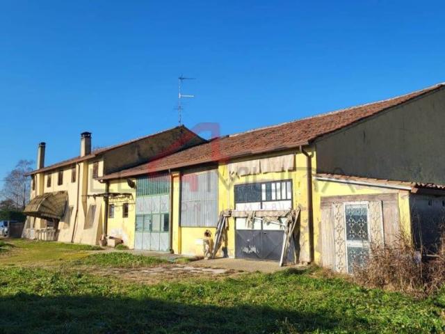 Rustico in vendita a Nogara, Veneto