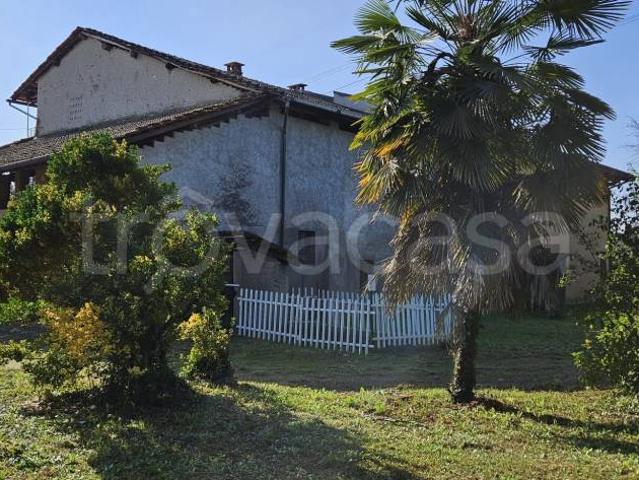 Rustico in vendita a Oleggio, Novara