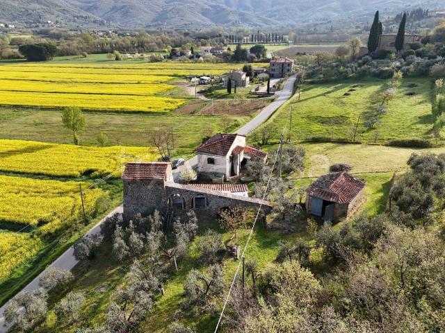 Rustico in vendita a Castiglion Fiorentino, Toscana