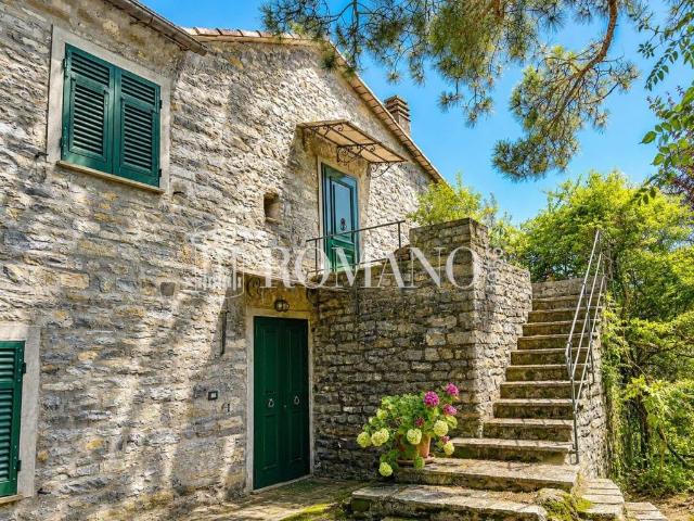 Rustico in vendita a Le rocche di Santa Maria, Rapallo