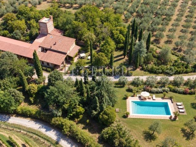 Rustico in vendita a Asciano, Siena