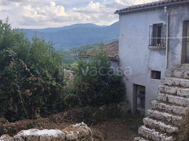 Rustico in vendita a Rocchetta A Volturno, Molise