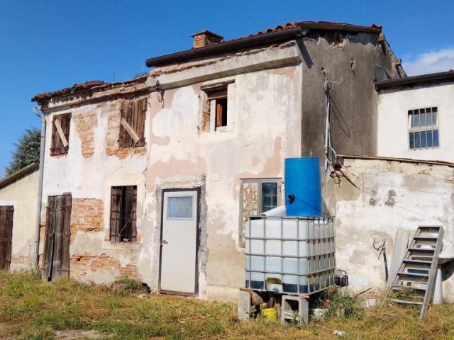 Rustico in vendita a Roverchiaretta, Roverchiara