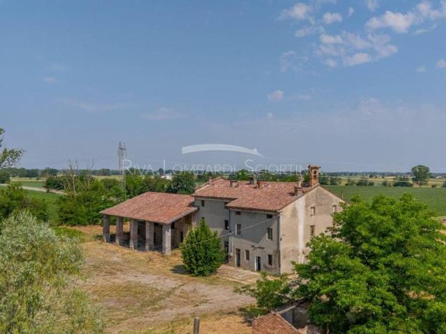 Rustico in vendita a Alluvioni Piovera, Piemonte