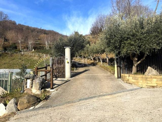 Rustico in vendita a San Giovanni Ilarione, Veneto