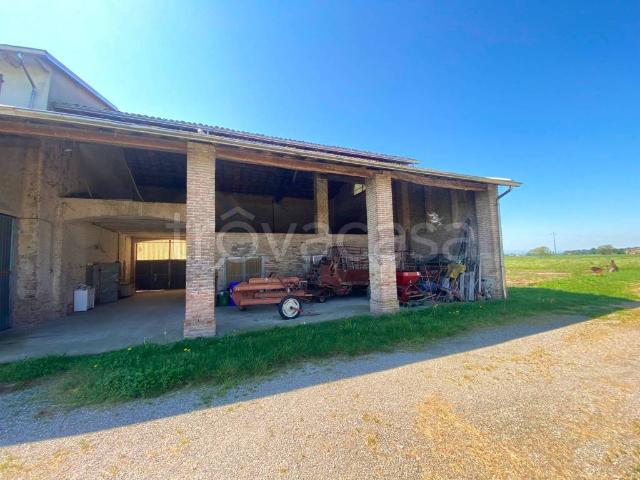 Rustico in vendita a San Secondo Parmense, Reggio Emilia