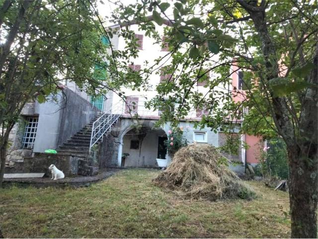 Rustico in vendita a Varese Ligure, La Spezia