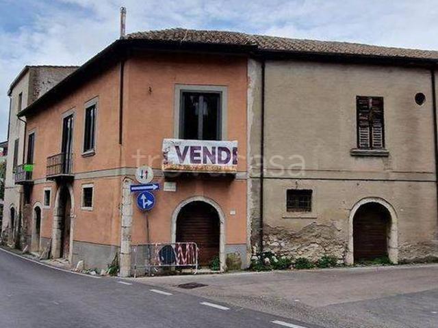 Rustico in vendita a Solofra, Campania