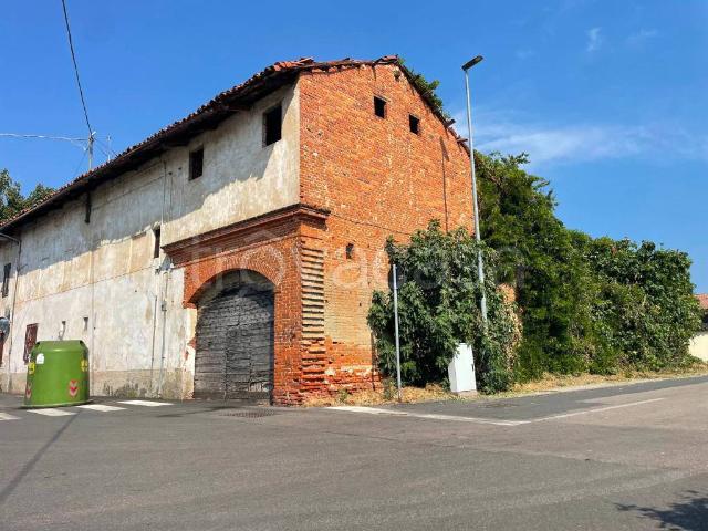Rustico in vendita a Sommariva del Bosco, Cuneo
