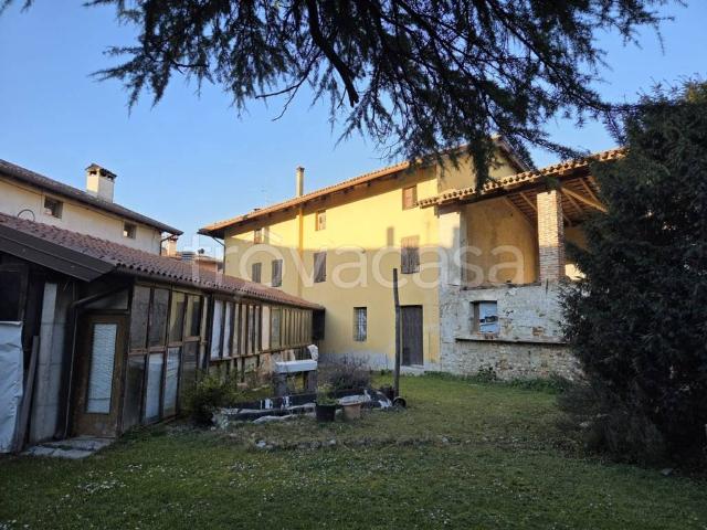 Rustico in vendita a Santa Maria La Longa, Friuli-Venezia Giulia