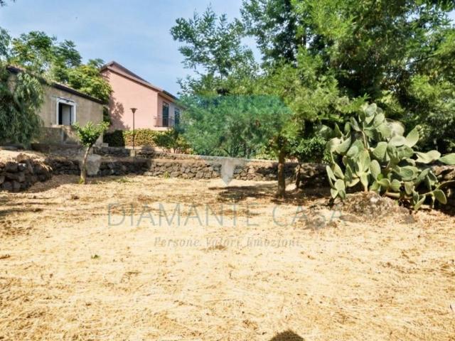 Rustico in vendita a Tremestieri Etneo, Sicilia