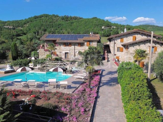 Rustico in vendita a Umbertide, Umbria