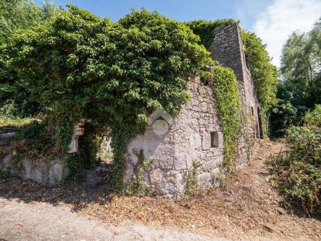 Rustico in vendita a Viterbo, Lazio