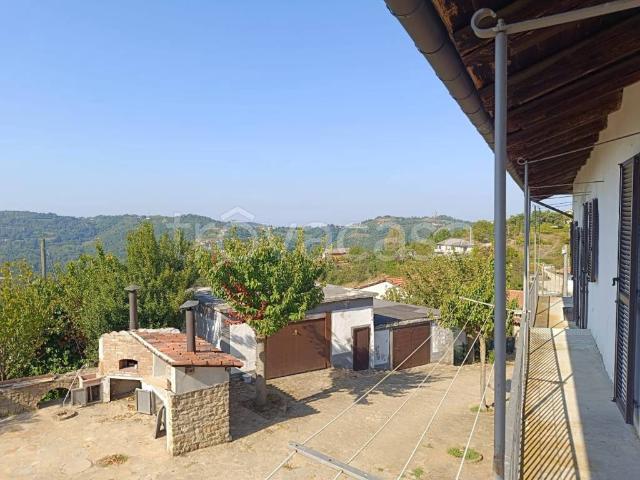 Rustico in vendita a Alba, Cuneo