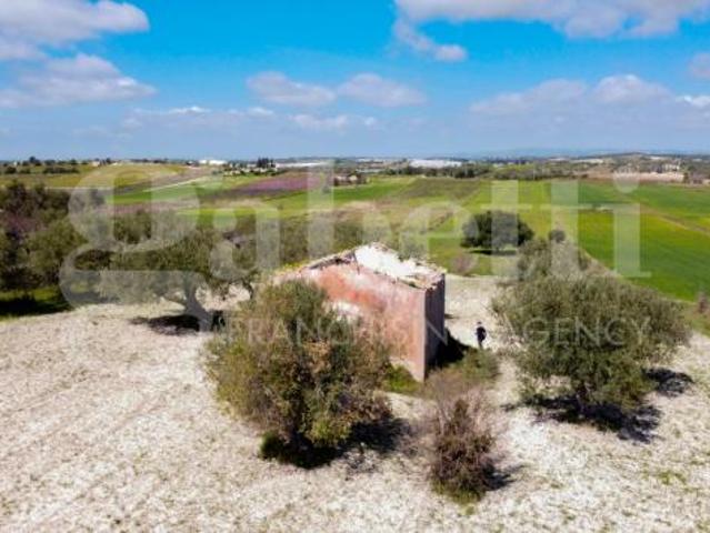 Box in vendita a Noto, Sicilia