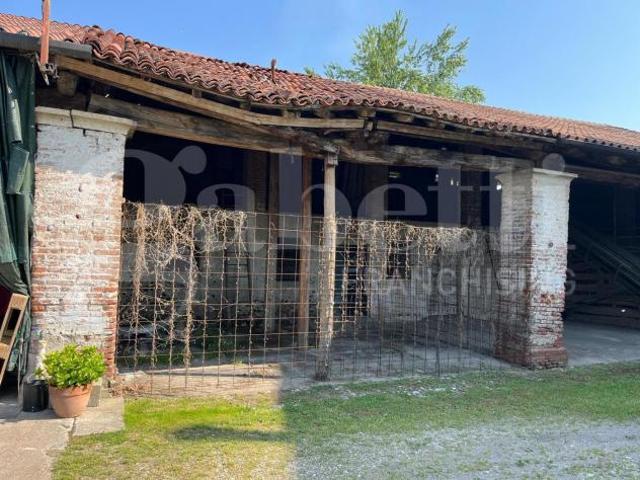 Box in vendita a Pozzoleone, Veneto