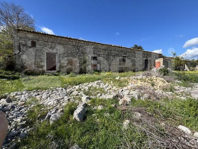 Box in vendita a Ragusa, Sicilia