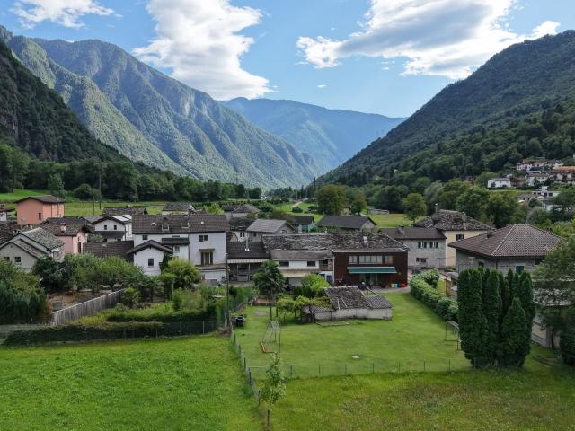 Haus kaufen in Cama, Graubünden