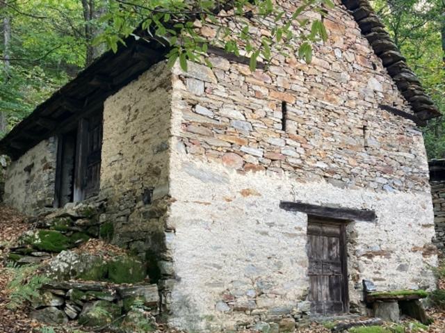 Reihenfamilienhaus kaufen in Serravalle, Tessin