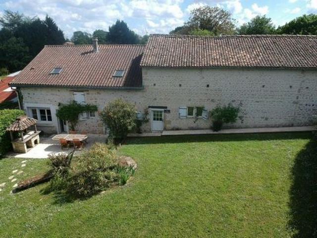 Villa vente à Confolens, Montjean