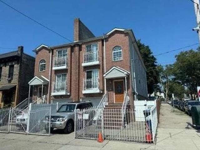 House for sale in Hudson, New Jersey