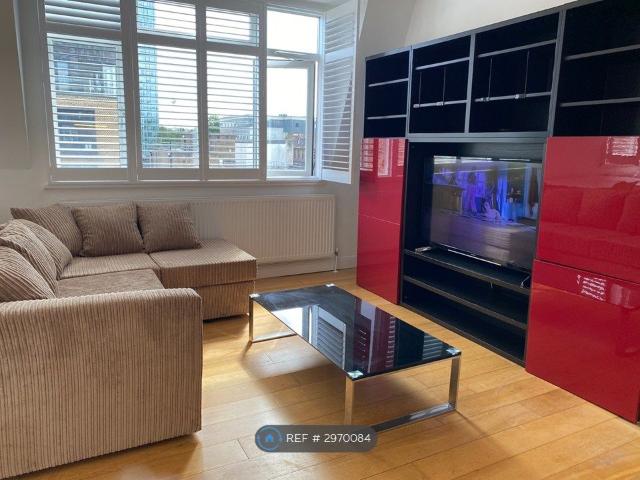 Apartment for rent in London Borough of Merton, Collier's Wood