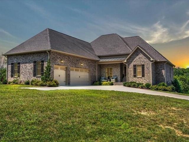 House for sale in Smithville