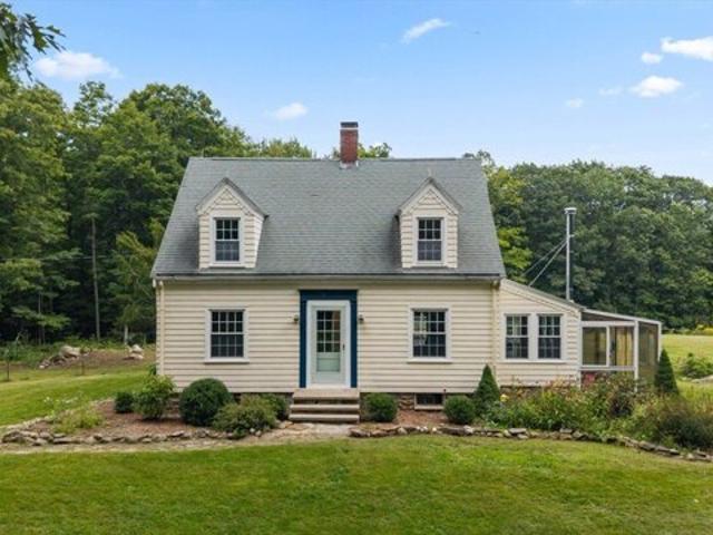 House for sale in New Braintree, Massachusetts