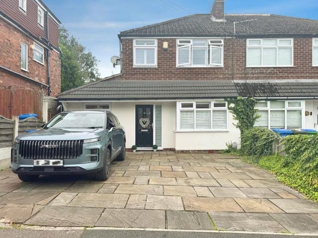 House for rent in Burnedge, Greater Manchester