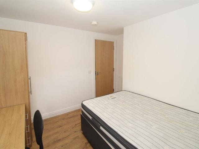 Room for rent in Falcon Lodge, Wales