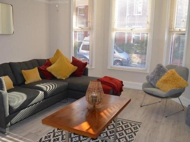 House for rent in Calderstones