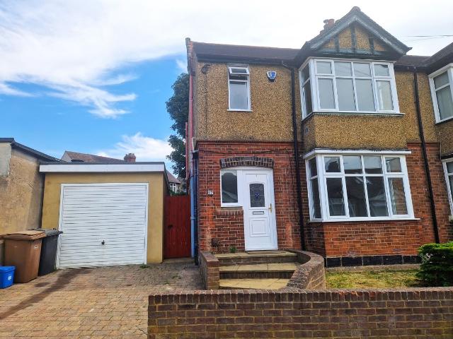 House for rent in Spring Park, Luton
