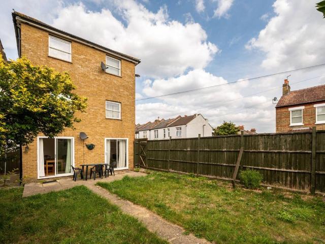 Apartment for rent in London Borough of Lewisham, Bell Green