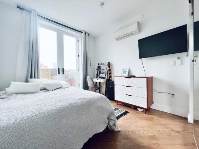 Room for rent in Arverne, New York