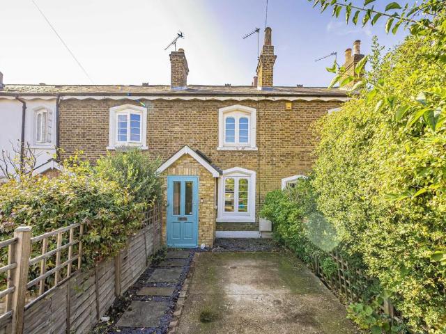 House for rent in Whitton, Greater London