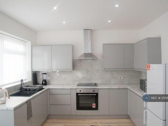 House for rent in Hollinwood, Pendock