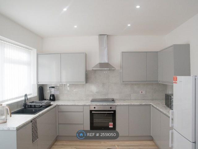 House for rent in Hollinwood, Pendock