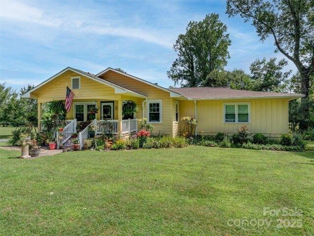 House for sale in Hendersonville
