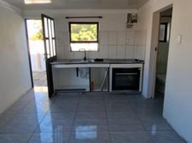 Apartment for rent in Goodwood, Western Cape
