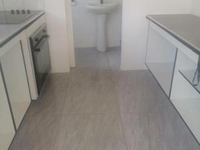 Apartment for rent in Goodwood, Western Cape