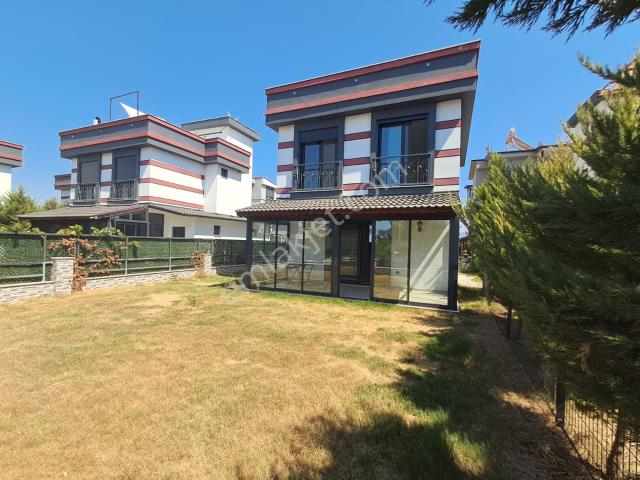 Cumhuriyet Mahallesi, Seferihisar içerisinde satılık Villa