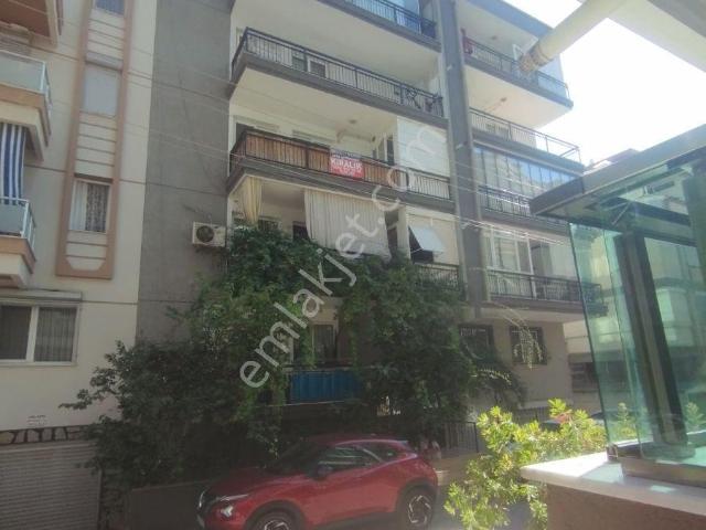 Karşiyaka, İzmir içerisinde kiralık mülk