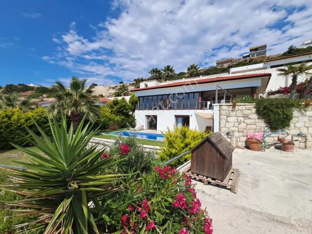 Çeşme, İzmir içerisinde kiralık Villa
