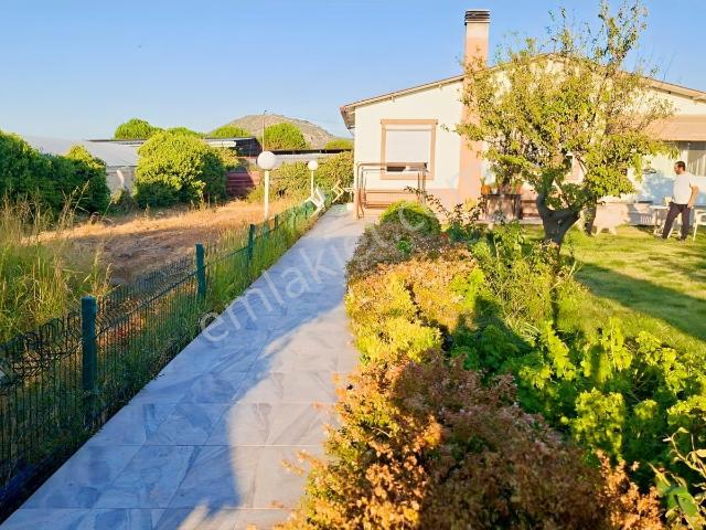 Kızıklı, Burhaniye içerisinde satılık Villa