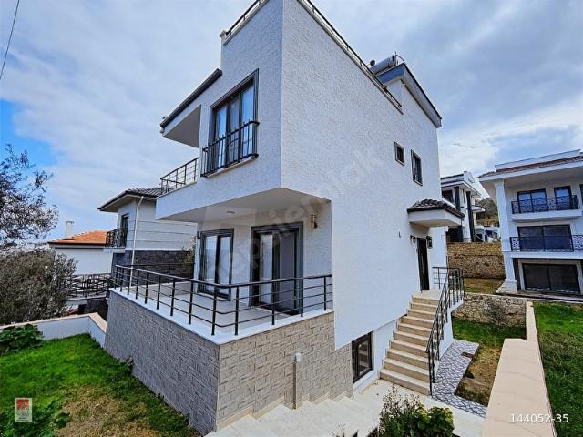 Burhaniye, Balikesir içerisinde satılık Villa