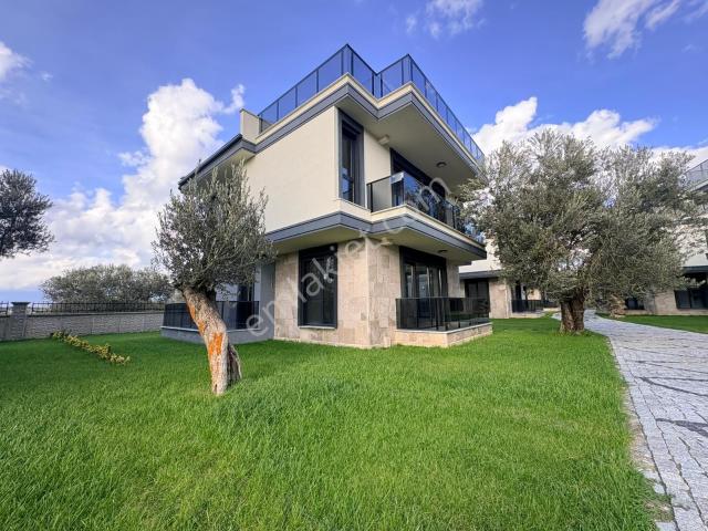 Burhaniye, Balikesir içerisinde satılık Villa
